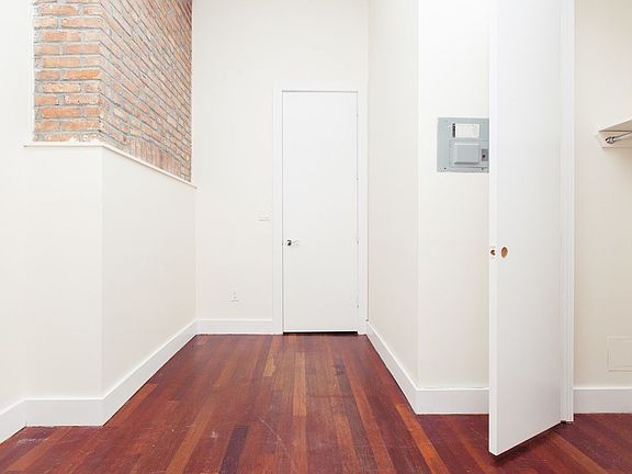 5th image of 171 Stanhope St APT 3L