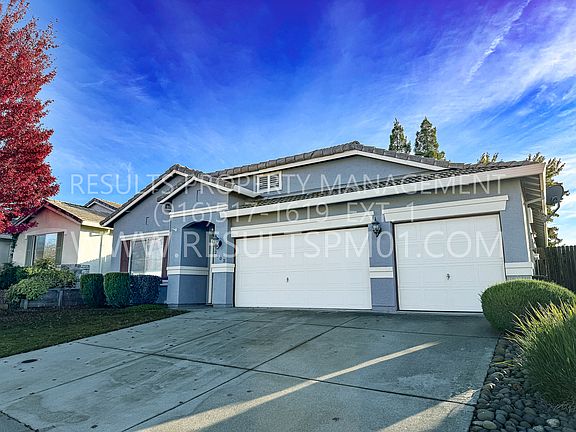 4th image of 2302 Holly Dr