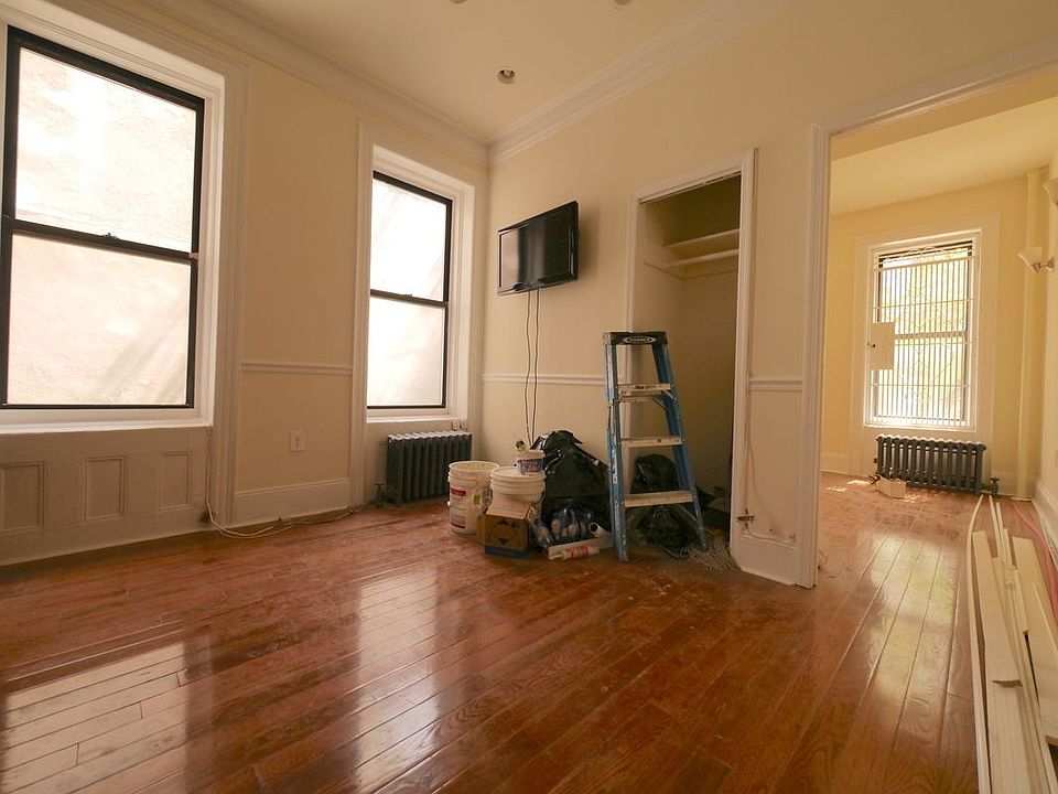 1st image of 246 E 51st St Frnt 2