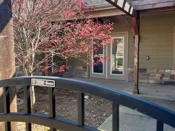 2007 S Dixieland Rd APT D, Rogers, AR 72758