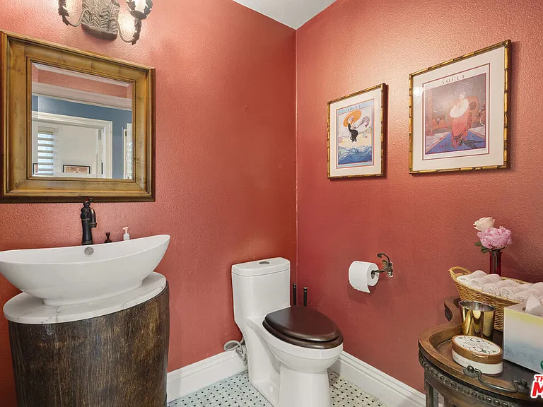 4544 Tobias Ave — Photo 41