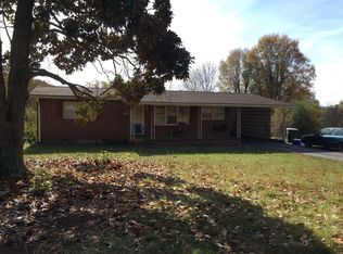 1252 Robin Rd, Eden, NC 27288