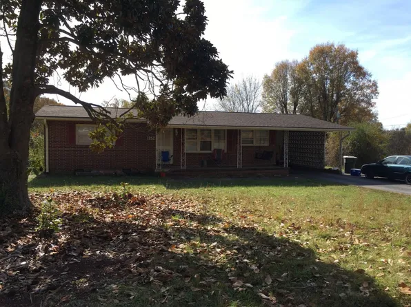 1252 Robin Rd, Eden, NC 27288