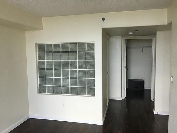 4th image of 801 King St #2303