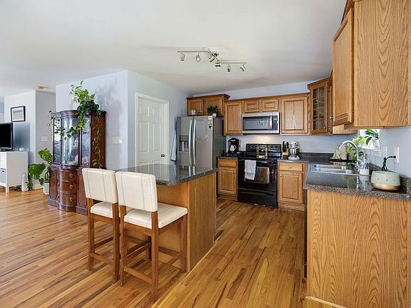 3rd image of 1235 Cedar Spgs S
