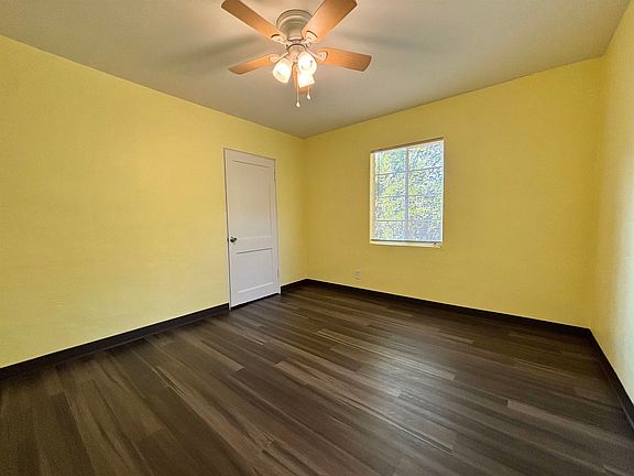 5th image of 409 Plainview St