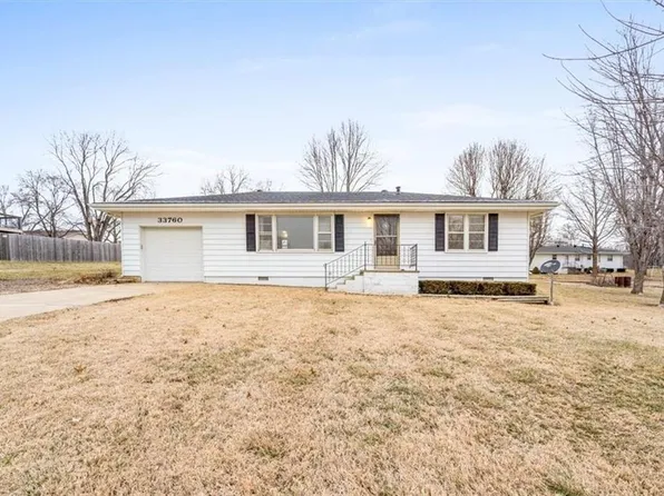 33760 Valleyview St, De Soto, KS 66018