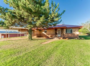 409 W 5th St, Foss, OK 73647