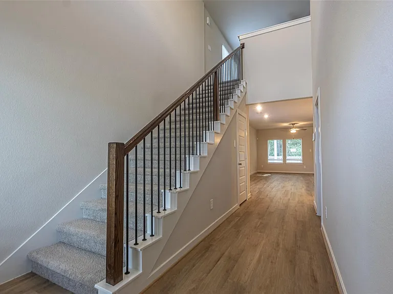 18672 Presswood Way — Photo 3
