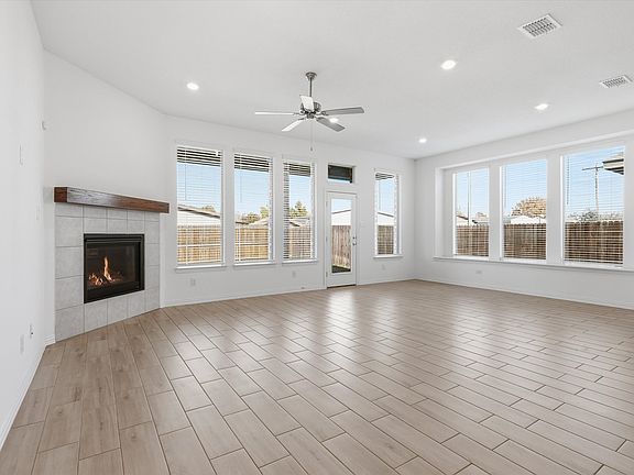 5th image of 1018 Sassafras Dr
