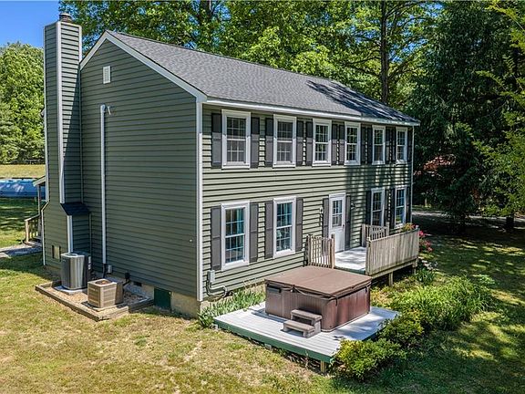 2nd image of 9652 Laurelwood Ln