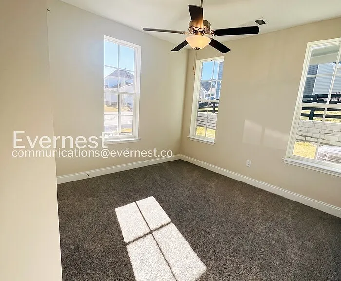 828 Goswell Dr #4 — Photo 8