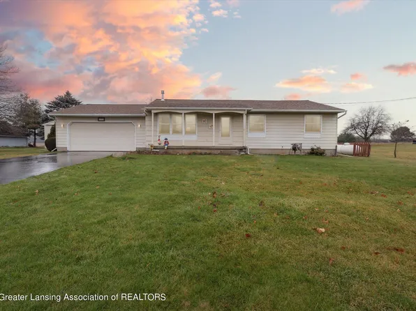 3055 E Round Lake Rd, Dewitt, MI 48820