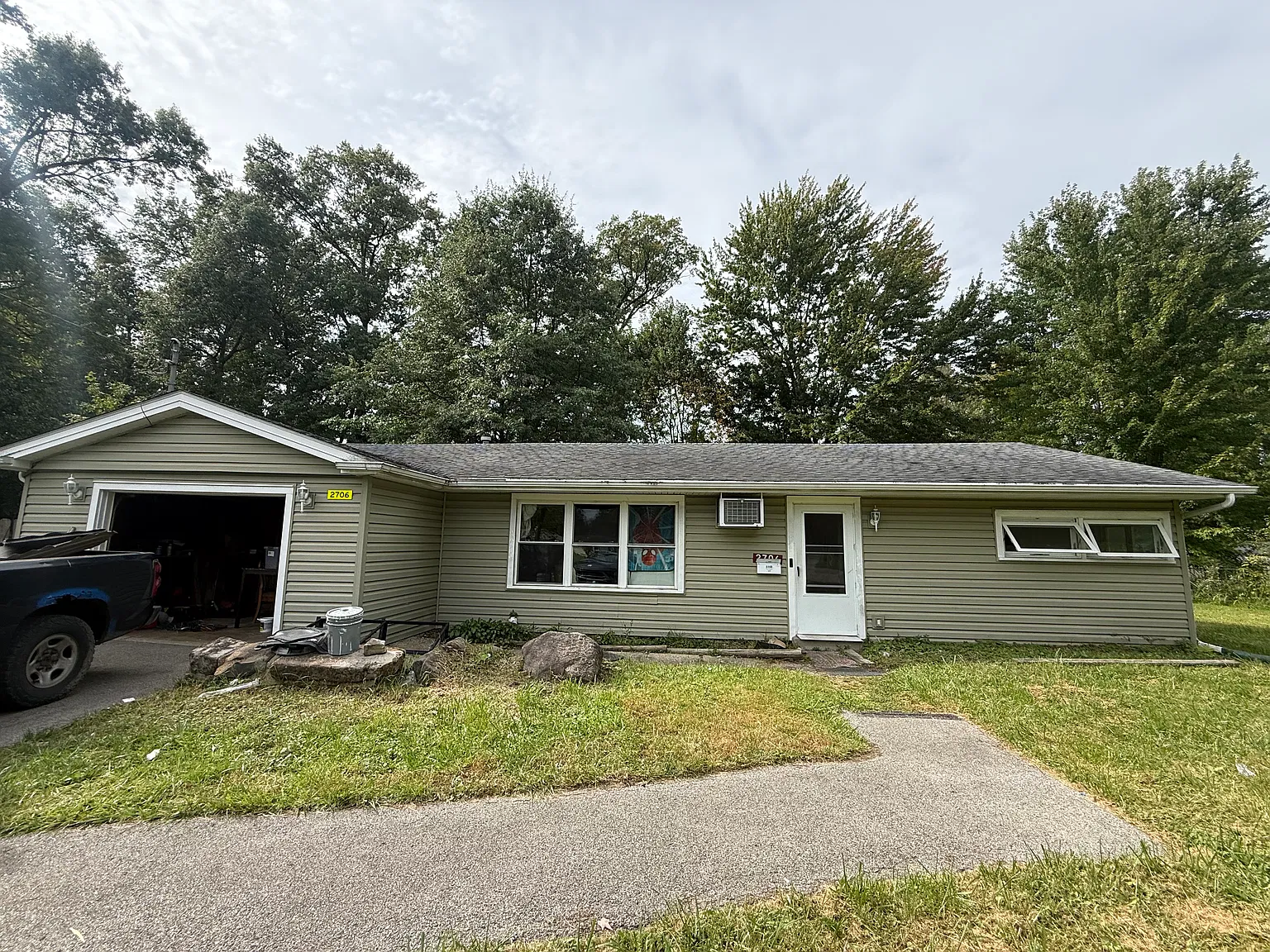 3 bed, 986 sqft, $1,500 — Photo 1