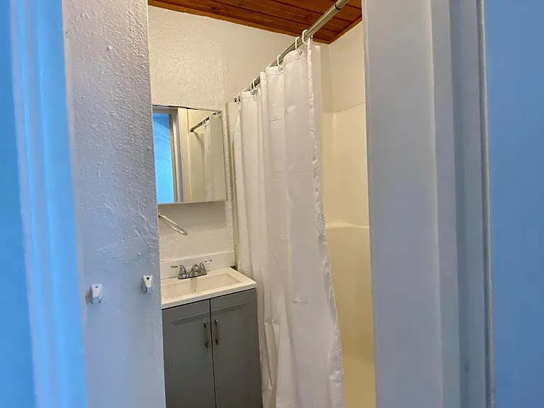 250 Seminole Ave #3 — Photo 9
