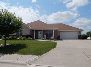 1428 Mansfield Rd, Grand Island, NE 68803