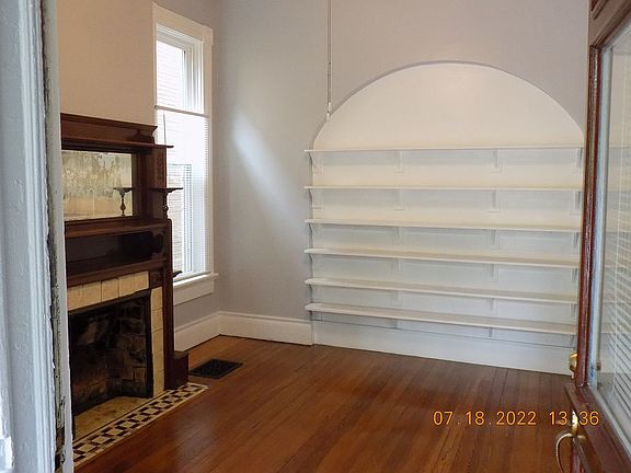 5th image of 566-568 W Short St