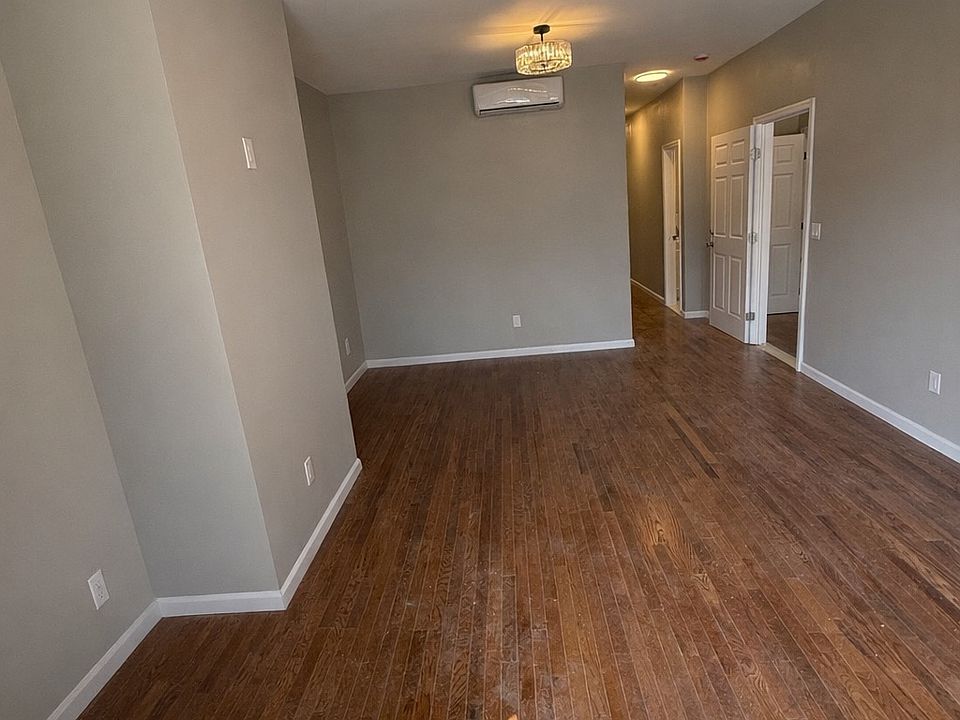 1st image of 250 Summer Ave Floor 1
