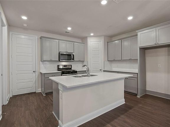 2nd image of 297 Ferndale St