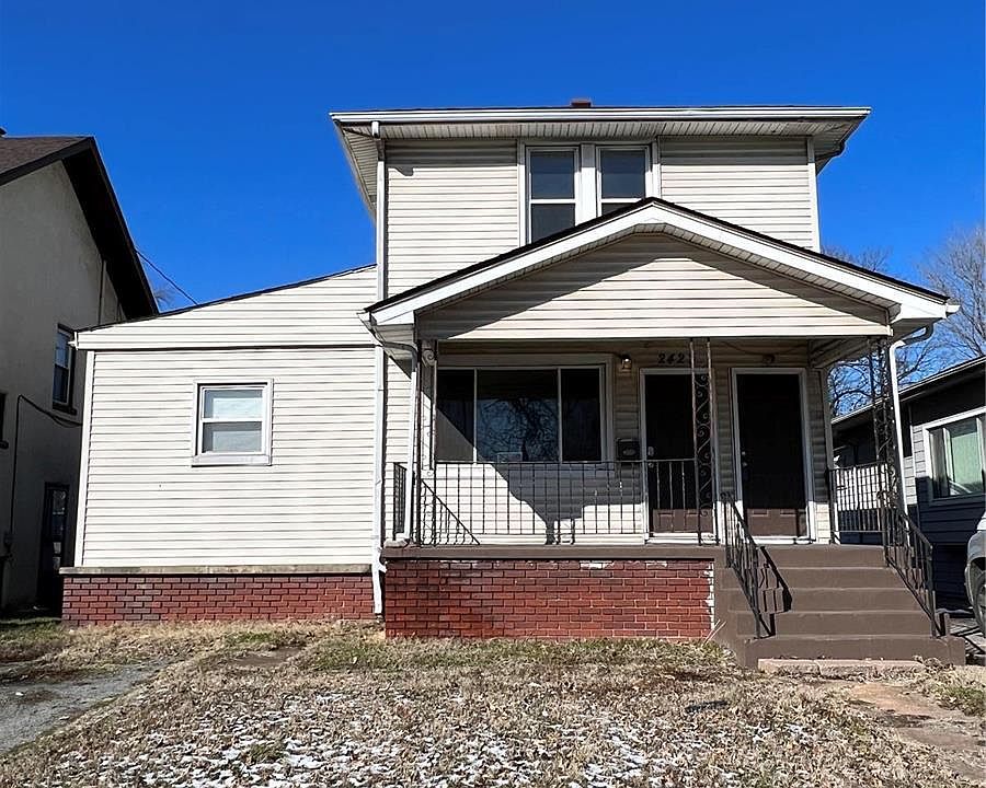 1st image of 2423 Iowa St