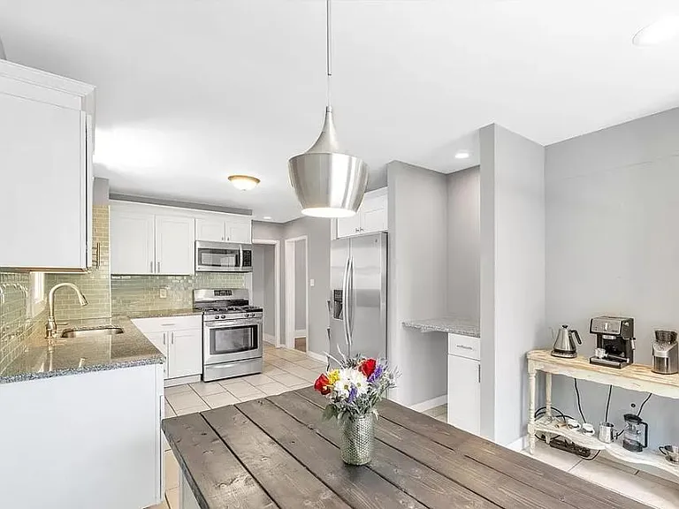 1647 Bunts Rd — Photo 13