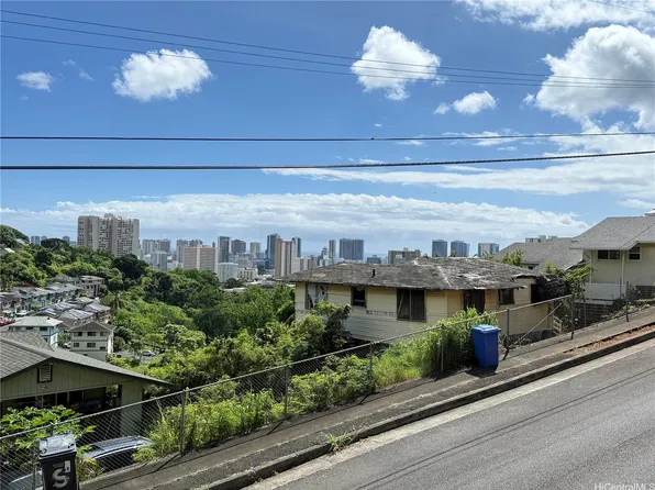 717 Iaukea St, Honolulu, HI 96813