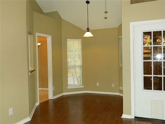 5th image of 18071 Whispering Gables Ln