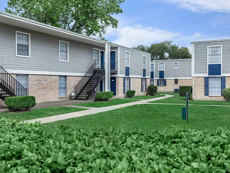 The Berkshire Apartments — Photo 3