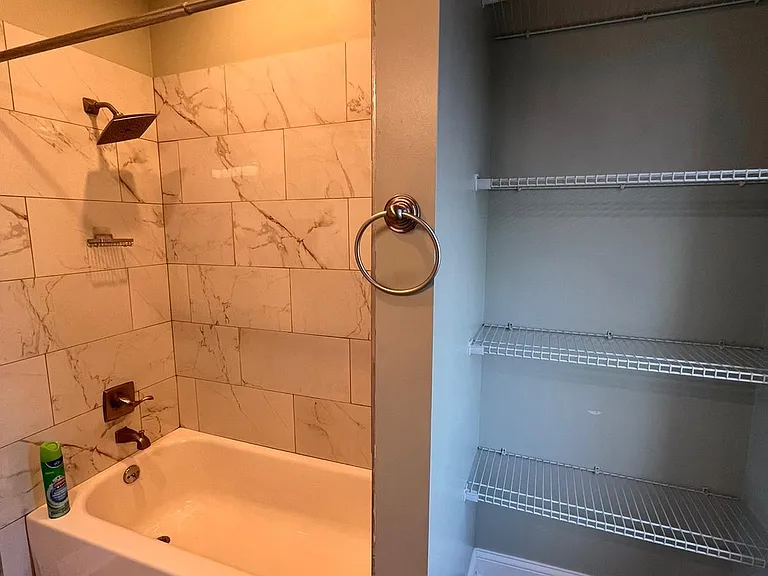1623 S Loomis St #2 — Photo 11