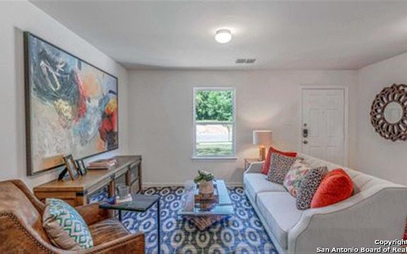 3rd image of 448 Amires Pl