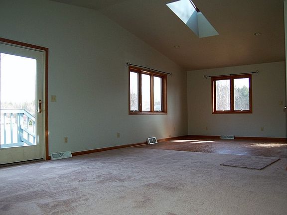 5th image of 400 King Olavs Ln