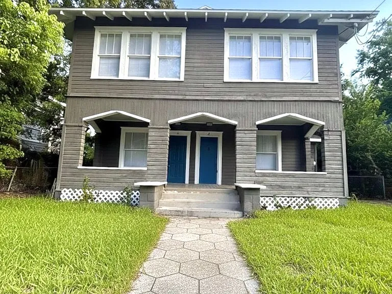 2561 Rosselle St — Photo 3
