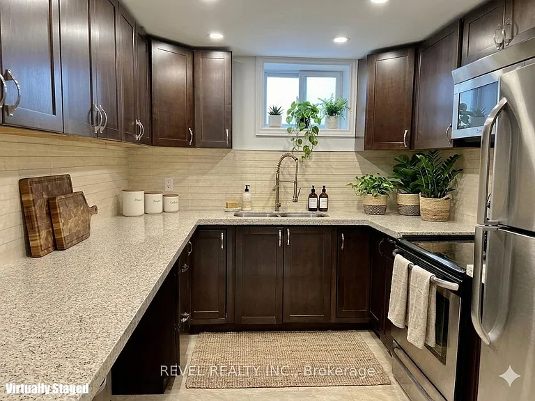 636 Scarlett Rd S #LOWER — Photo 6