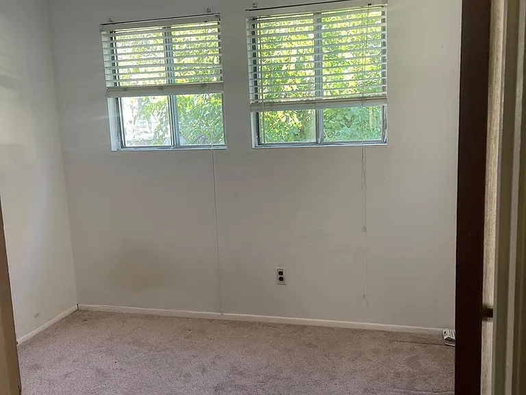 438 Liberty Ave — Photo 10