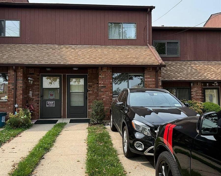 1st image of 915 W Fingerboard Rd