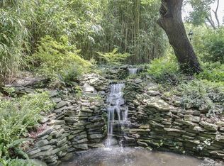 112 Downing Ave, Sea Cliff, NY 11579