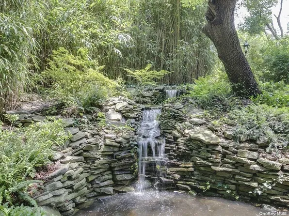 112 Downing Avenue, Sea Cliff, NY 11579