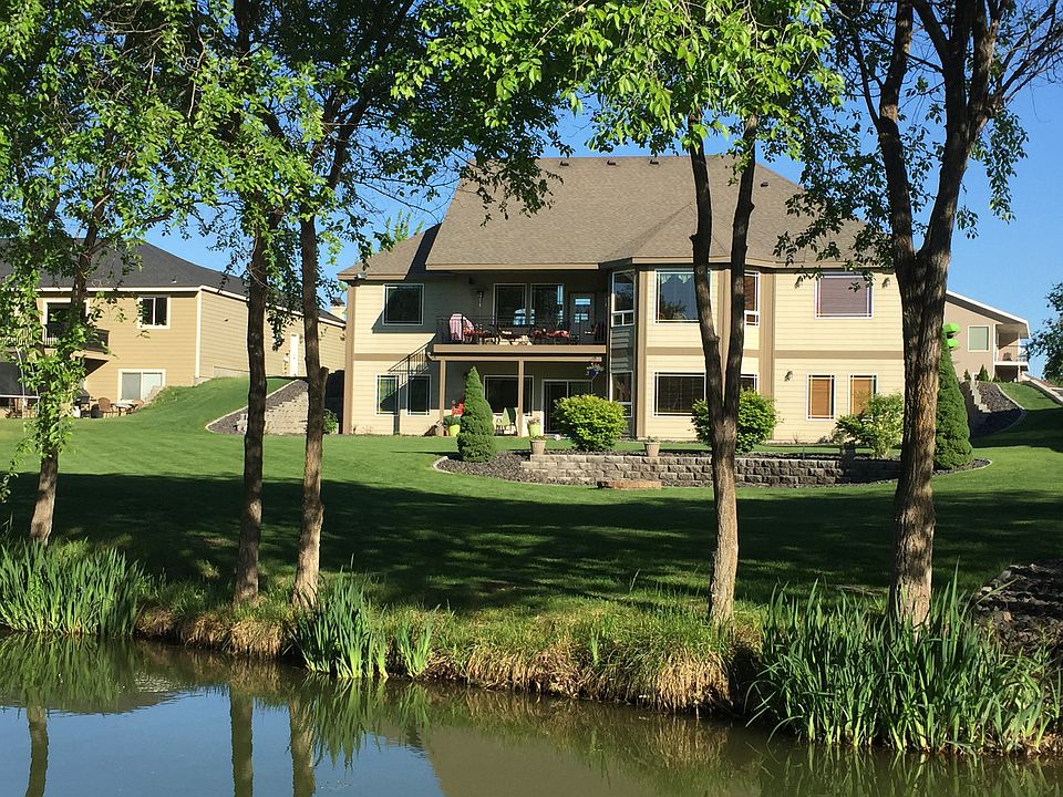 1st image of 802 Camas Pl