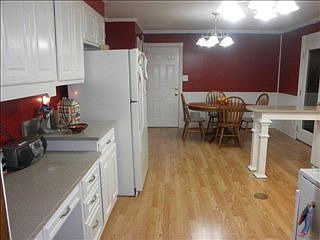 3rd image of 4211 Green Ivy Ln