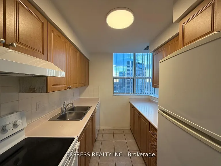 39 Pemberton Ave #Penthouse 05 — Photo 5