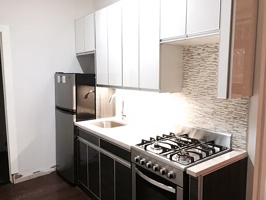 Rented by Premier Metro Realty Corp | media 8