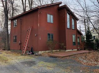 117 Kirkham Rd, Bushkill, PA 18324