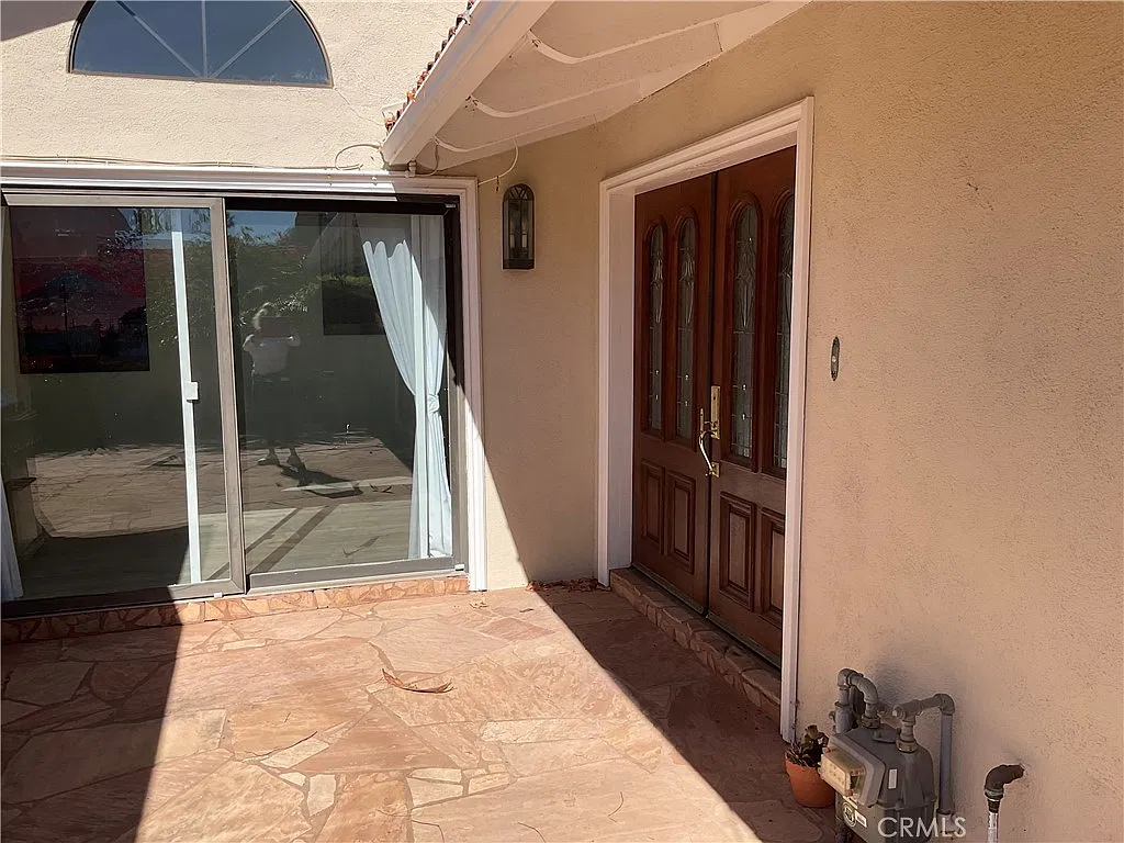 3 bed, 2113 sqft, $7,100 — Photo 3