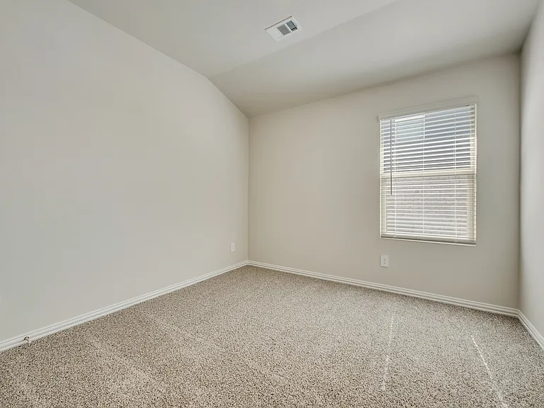 2729 Nene St — Photo 9