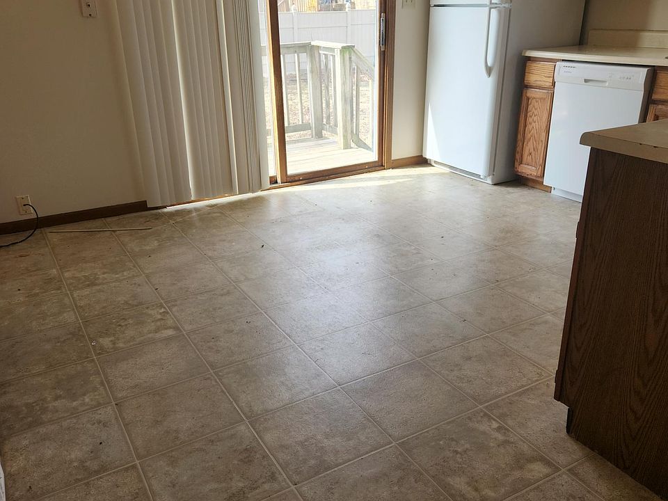 1020 Plain St, Peru, IL 61354 Zillow