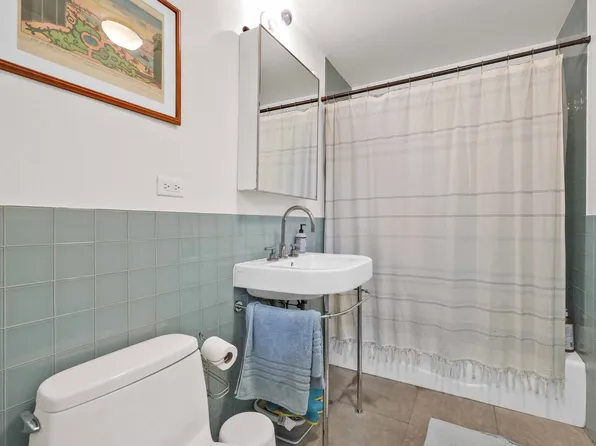 401 Hicks Street image 13 of 26