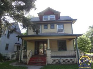 1196 SW College Ave, Topeka, KS 66604