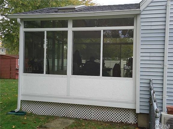 3rd image of 9 Dianne Ave