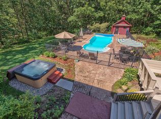 5901 Cavanaugh Woods Ln SE, Alto, MI 49302