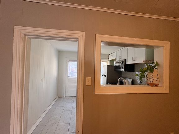 4th image of 325 Cummings Ave